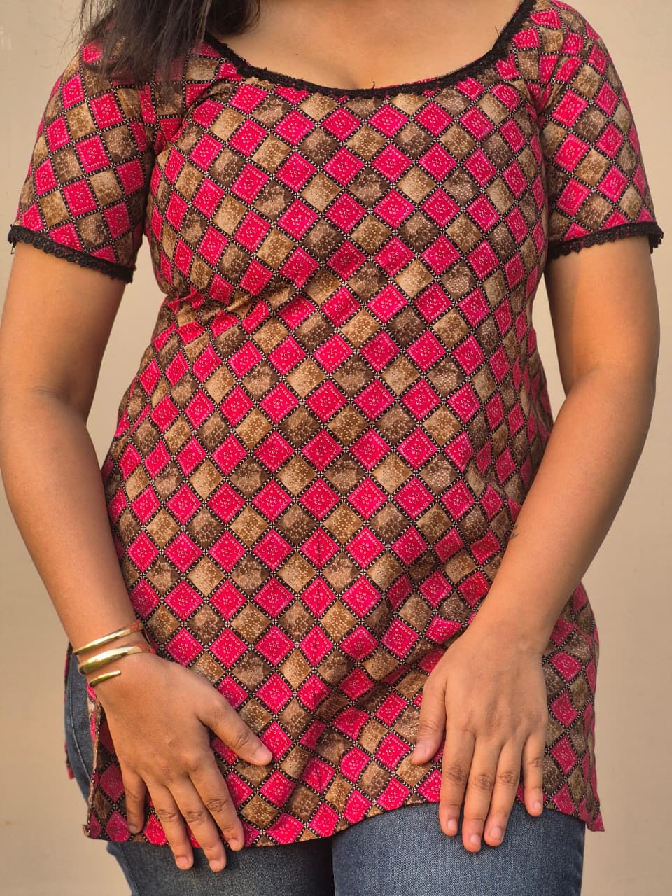 ANIKA Rose grid kurti