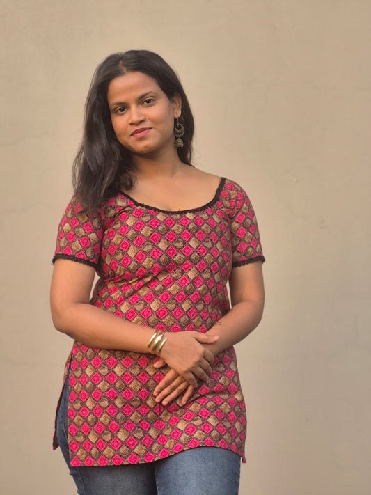 ANIKA Rose grid kurti