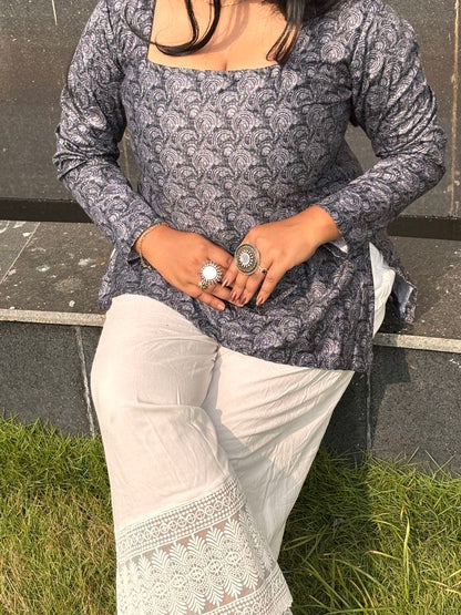 MYRA Noir Swirll Kurti